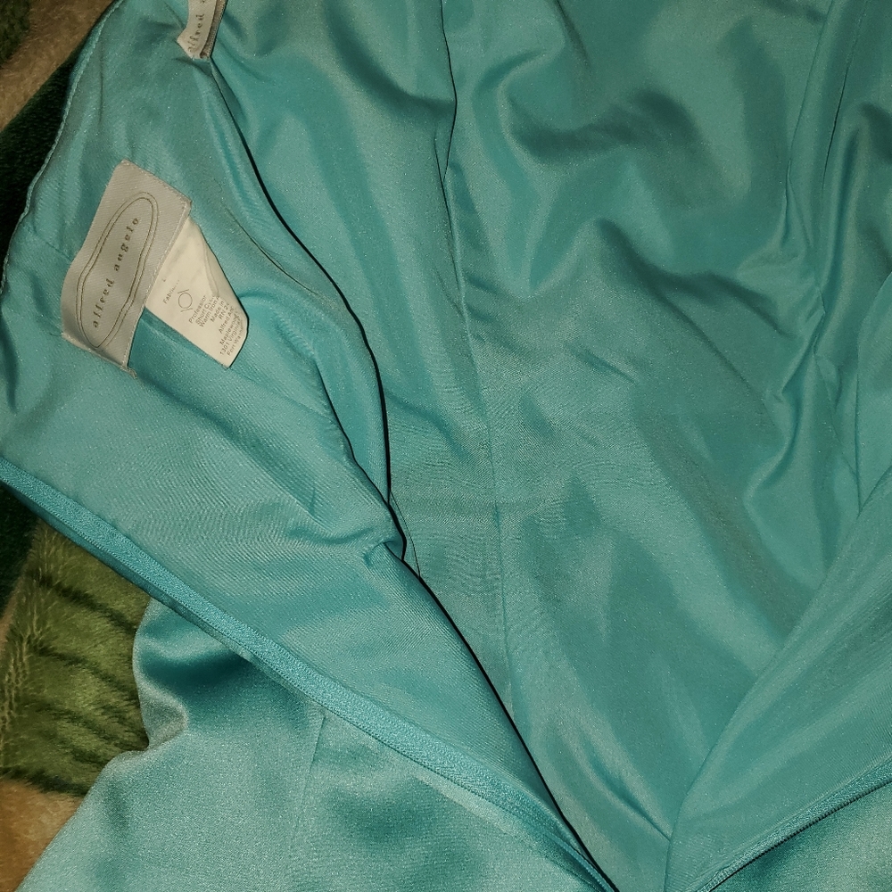 Dress - Picture 4 of 7